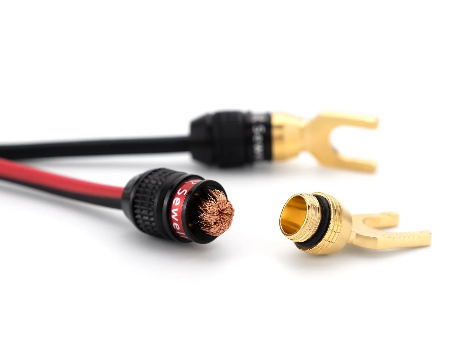 Deadbolt 30° Angled Spade Plugs – 24k Gold-Plated, Self-Crimp Speaker Wire Connectors (Up to 10 AWG) - Image 4