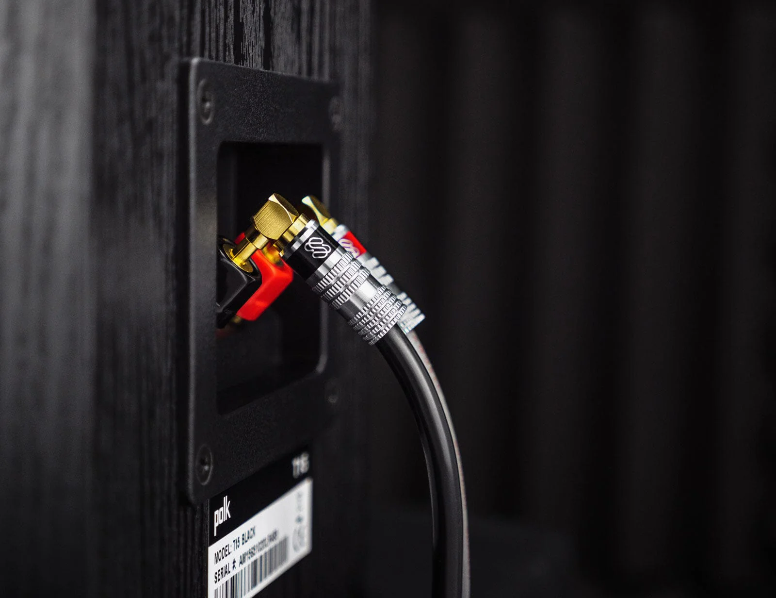 Silverback Right-Angle Banana Plugs (2024 Update) – Dual-Screw Lock, 24k Gold, Anti-Short Coating (Up to 10 AWG) - Image 9